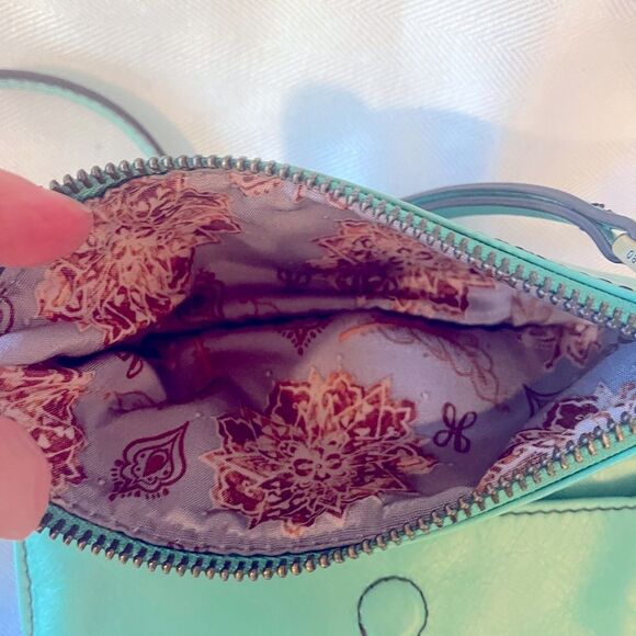 HOBO crossbody travel wallet, mint green, like new! Spring vibes! - Picture 4 of 11